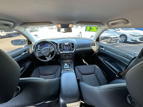 Used 2021 Chrysler 300 Touring w/ Sport Appearance Package RWD image 18