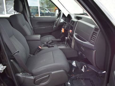 Used 2011 Jeep Liberty Sport AWD/4WD image 35