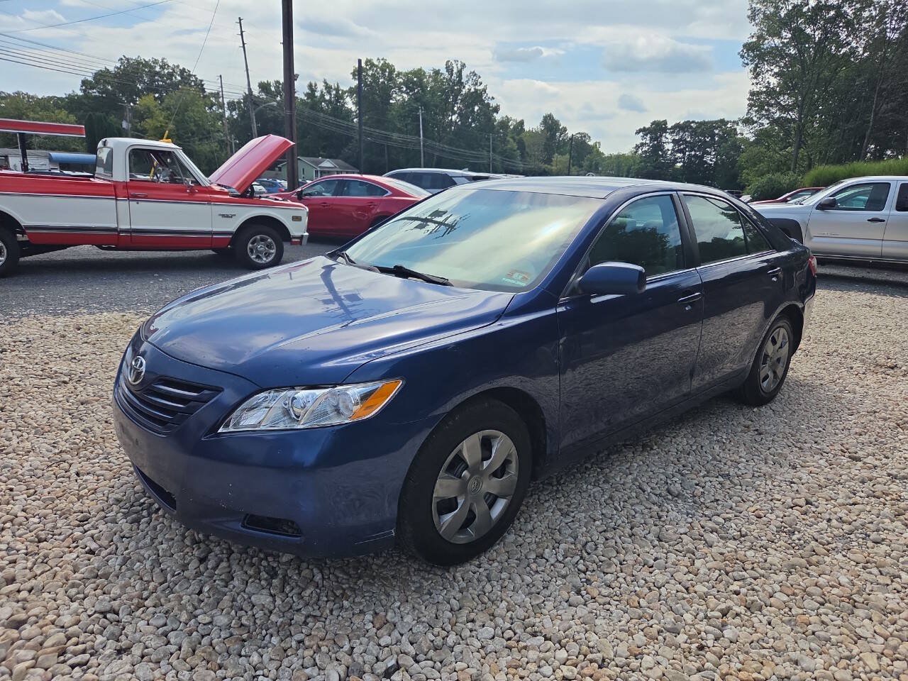 Used 2009 Toyota Camry LE FWD image 2