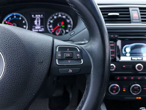 Used 2013 Volkswagen Jetta SEL image 27