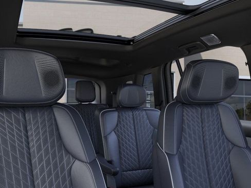 New 2026 Cadillac Vistiq Premium Luxury image 24