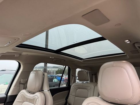 Used 2023 Lincoln Aviator Reserve w/ Equipment Group 201A image 13