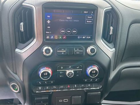 Used 2022 GMC Sierra 3500 Denali w/ Denali Ultimate Package AWD/4WD image 12