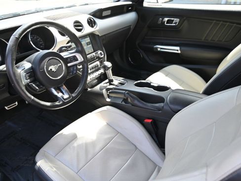Used 2017 Ford Mustang Premium RWD image 15