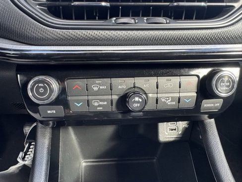 Used 2022 Jeep Compass Trailhawk image 17