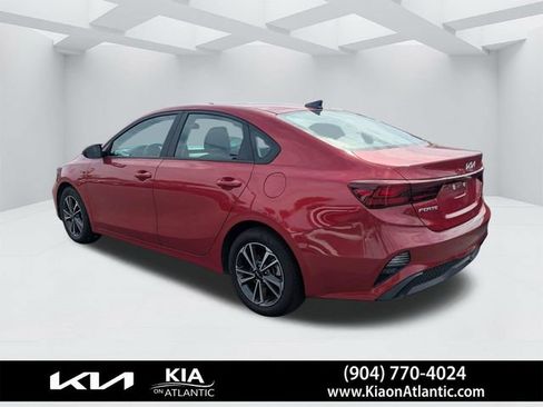 Used 2024 Kia Forte LXS FWD image 5