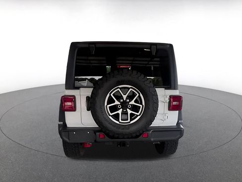 Used 2025 Jeep Wrangler Unlimited Rubicon AWD/4WD image 11