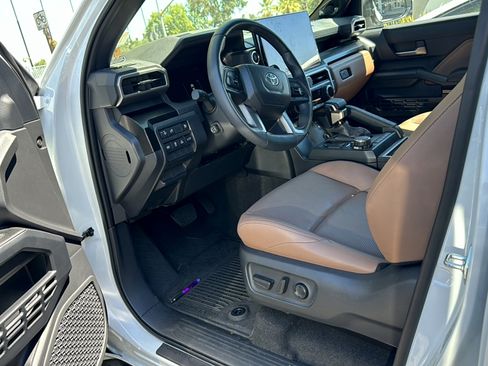 Certified 2026 Toyota 4Runner Limited AWD/4WD image 5