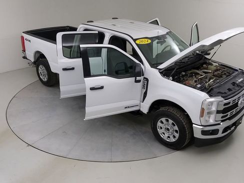 Certified 2024 Ford F350 XLT AWD/4WD image 44