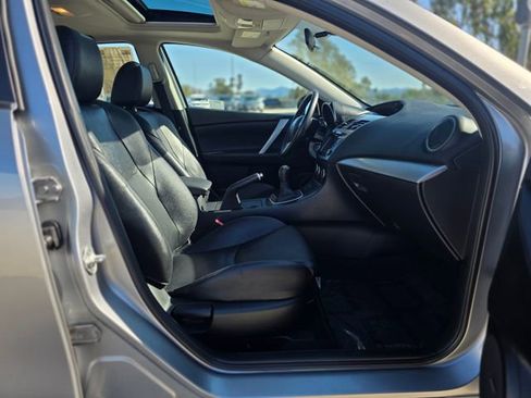 Used 2013 MAZDA MAZDA3 i Grand Touring w/ Tech Pkg image 8
