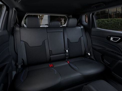 New 2026 Jeep Compass Latitude AWD/4WD image 15