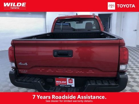 Certified 2019 Toyota Tacoma SR image 5