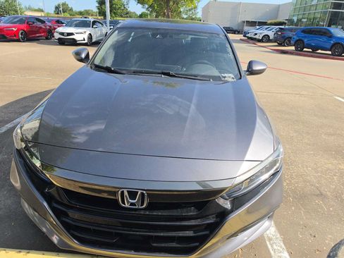 Used 2019 Honda Accord Sport image 2