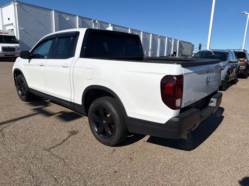 Used 2021 Honda Ridgeline Black Edition image 4