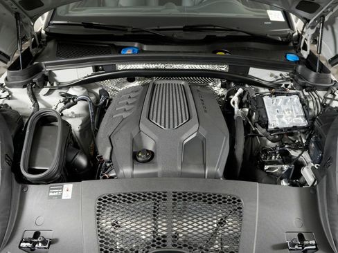 New 2026 Porsche Macan image 39