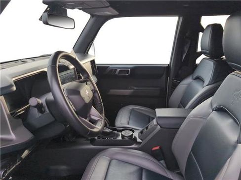 Used 2022 Ford Bronco Outer Banks image 9