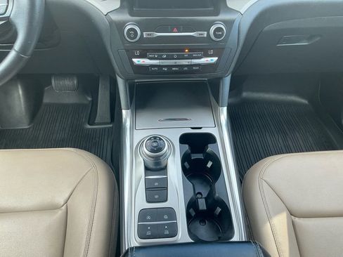 Used 2020 Ford Explorer XLT w/ Equipment Group 202A RWD image 20