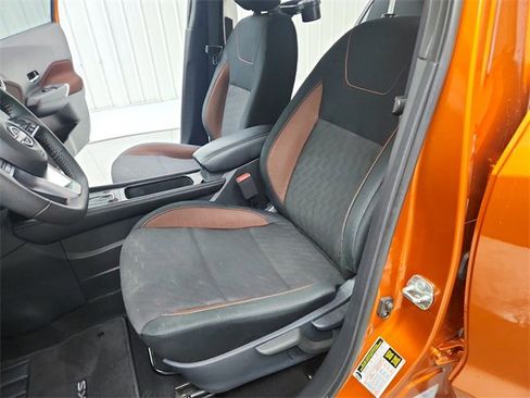 Used 2024 Nissan Kicks SR image 19