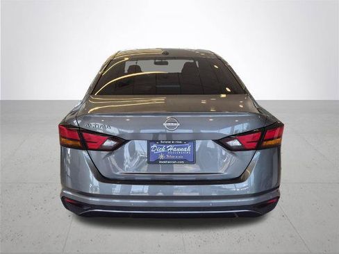 Certified 2025 Nissan Altima 2.5 SV FWD image 8
