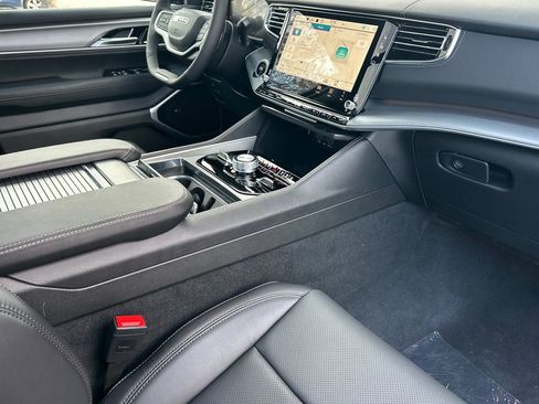 New 2026 Jeep Grand Wagoneer Limited image 16