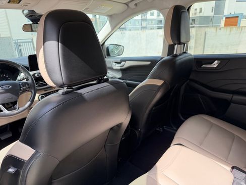 Used 2021 Ford Escape SEL image 15