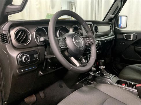 Used 2023 Jeep Wrangler Unlimited w/ Cold Weather Group image 8