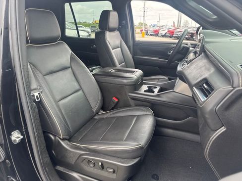 Used 2022 GMC Yukon SLT w/ SLT Luxury Package image 12