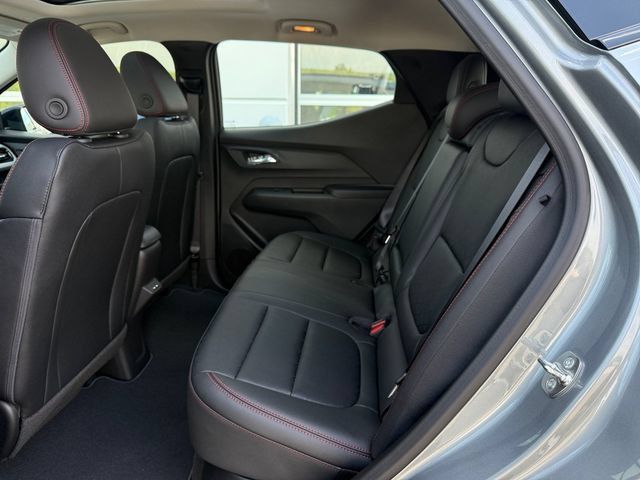 Certified 2027 Chevrolet Bolt RS w/ Technology Package FWD image 17