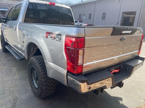 Used 2022 Ford F350 Lariat w/ Chrome Package image 9