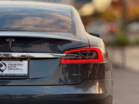Used 2017 Tesla Model S 75D image 10
