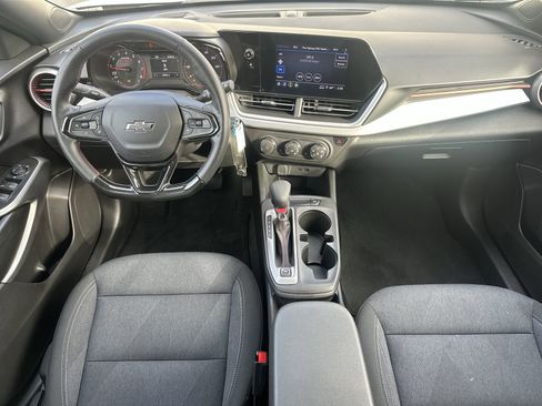 Used 2024 Chevrolet Trax RS image 18