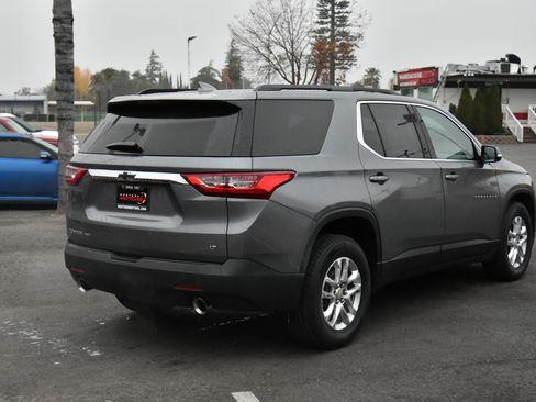 Used 2019 Chevrolet Traverse LT w/ LPO, Floor Liner Package image 8