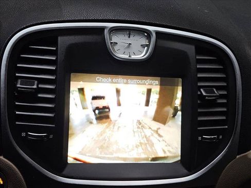 Used 2011 Chrysler 300 Limited RWD image 13