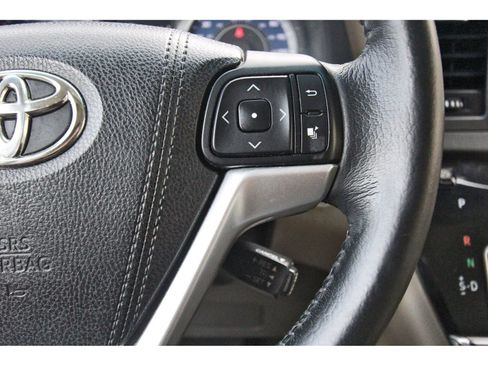Used 2016 Toyota Sienna XLE Premium FWD image 20