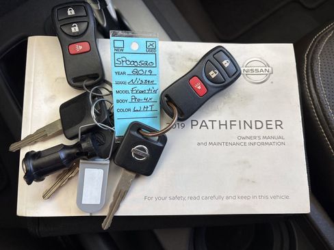 Used 2019 Nissan Frontier PRO-4X w/ Pro-4x Luxury Package image 36