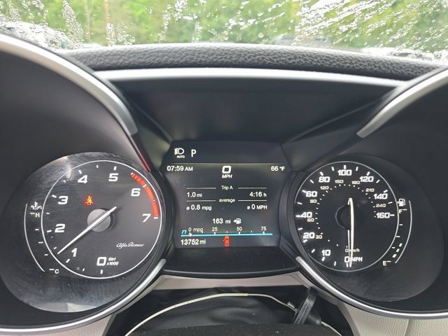 Used 2021 Alfa Romeo Giulia Ti AWD/4WD image 10
