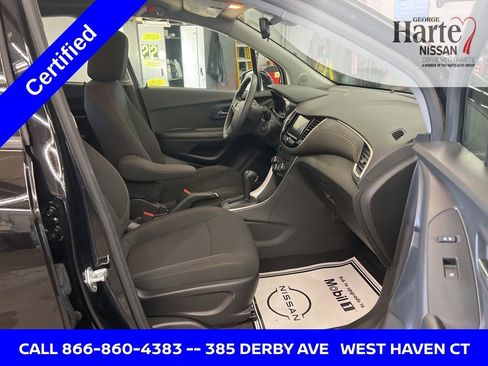 Used 2022 Chevrolet Trax LS w/ Tint and Cruise Package image 36