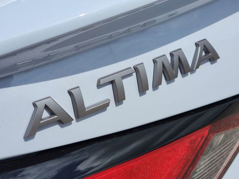New 2026 Nissan Altima 2.5 SR FWD image 8