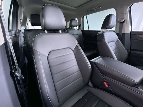 Used 2025 Volkswagen Atlas SEL image 26