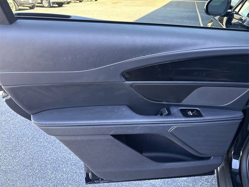 Used 2024 Lincoln Nautilus Reserve w/ Jet Appearance Package (87T) image 22