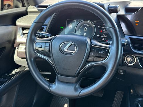 Used 2023 Lexus UX 250h FWD image 23