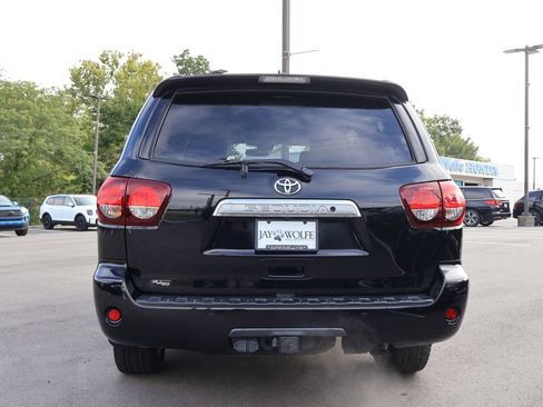 Used 2019 Toyota Sequoia Platinum AWD/4WD image 6