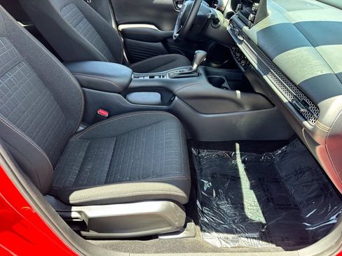 Certified 2025 Honda HR-V Sport image 9