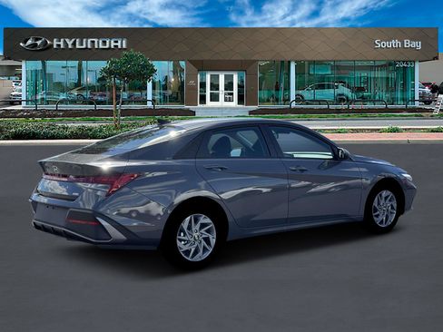 New 2026 Hyundai Elantra Blue image 8