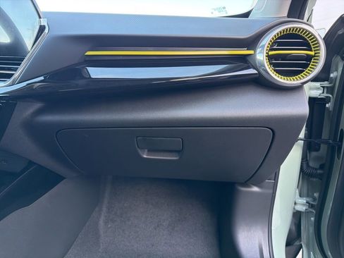New 2026 Chevrolet Trax ACTIV w/ Sunroof Package FWD image 20