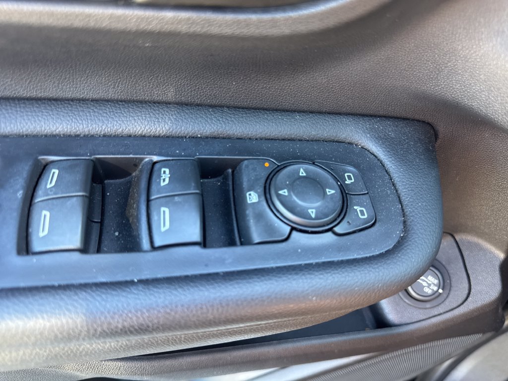 Used 2022 GMC Terrain AT4 w/ LPO, Floor Liner Package AWD/4WD image 18