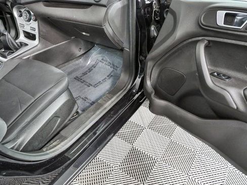 Used 2015 Ford Fiesta SE FWD image 21