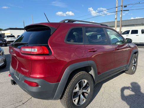 Used 2015 Jeep Cherokee Trailhawk AWD/4WD image 9
