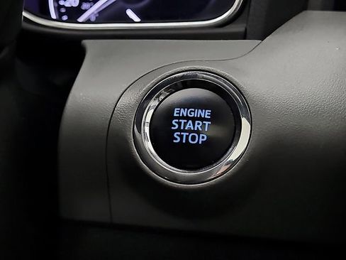 Used 2019 Toyota Avalon Limited image 23