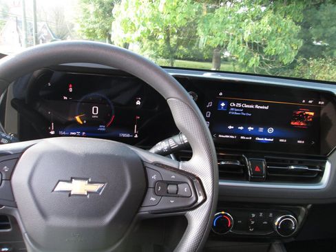 Used 2025 Chevrolet TrailBlazer LT image 13